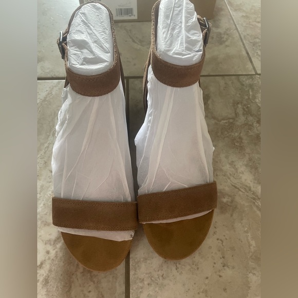 NWT Lucky Brand LK Karston Suede Sandal Wedges - Picture 10 of 15